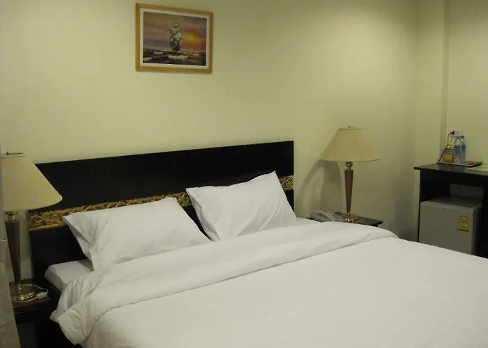 The Bang Khun Phrom 3* Bangkok