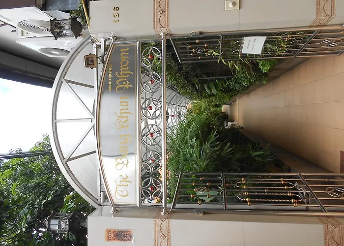 The Bang Khun Phrom Hotel 3*