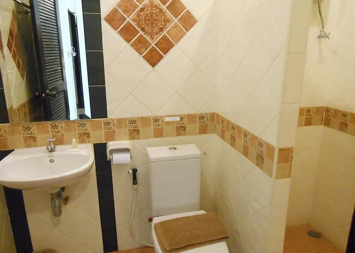 The Bang Khun Phrom Hotel 3*