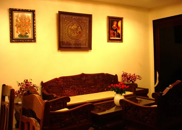 Hotel The Bang Khun Phrom