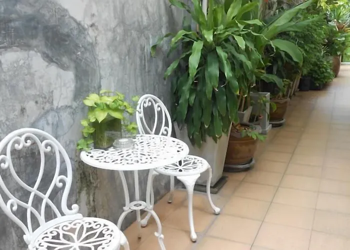 The Bang Khun Phrom Hotel 3*